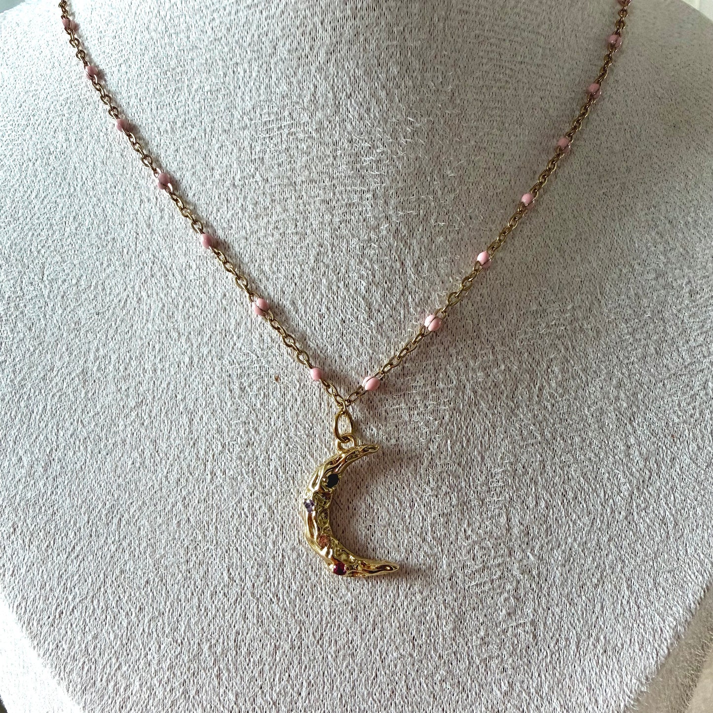 Collier Moon