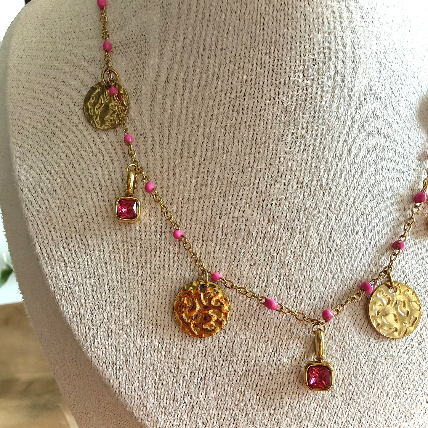 Collier Pink Garden